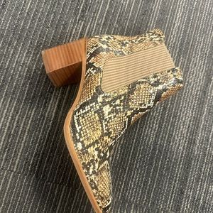 Vince Camaro half boot